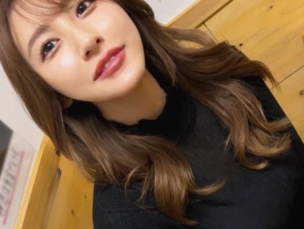 【人妻の危険な情事】 学生時代の同級生と不倫セックス！ ご無沙汰マ◯コに生チンをぶち込んで大満足！