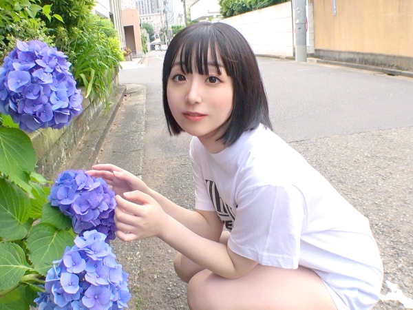 【初撮り素人娘】『気持ちいい…でも恥ずかしい…』ネットで釣れた童顔ロリっ娘が初ハメ撮り体験！無毛のパイパンマンコをデカチンで激ピストン♥ウブな美少女がカメラの前で本気イキ連発！