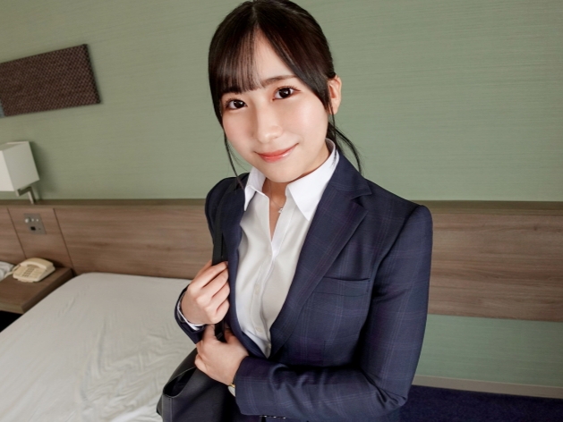 【新卒OLの初々しい誘惑】『ダメ…でも気持ちいい…』スーツ姿のフレッシュOLが黒パンストを破られ、ぷるぷるおっぱいを揺らしながら激ピストン！仕事終わりにまさかの淫乱覚醒！