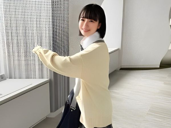 【制服美少女の潮吹き大暴走】『やばい、止まらない…』ショートカットJKがデカマラに夢中！オマンコから大人の潮吹き連発！感度抜群のカラダがビクビク痙攣、締め付けもハンパない！♡