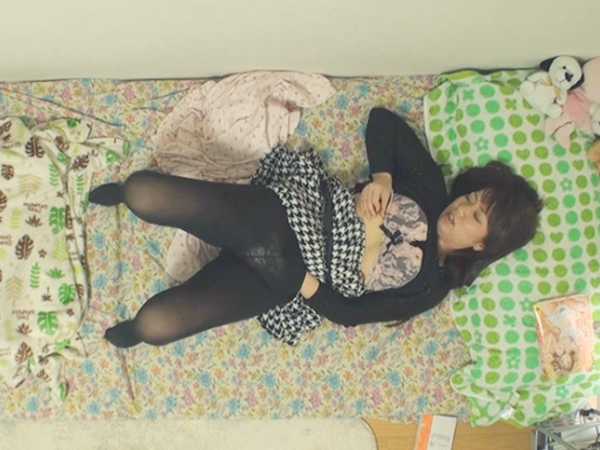 【女オナニー隠し撮り】「もっと激しくして…♡」大人しそうな顔して激しく腰を振る！想像以上にエロい自慰行為に理性崩壊！