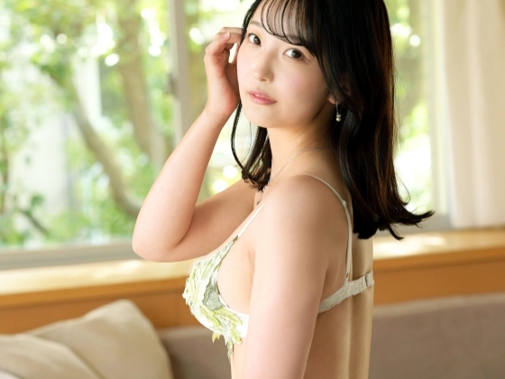 【素人】『いっぱい突いてくださいっ…♡』巨乳美人なキャディがデカチンをフェラして後背位でウットリ