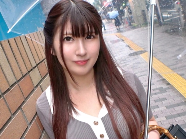 押しに弱い激カワ巨乳美少女が悶えイク！男に跨り下から突き上げられおっぱい揺らし喘ぎまくり！