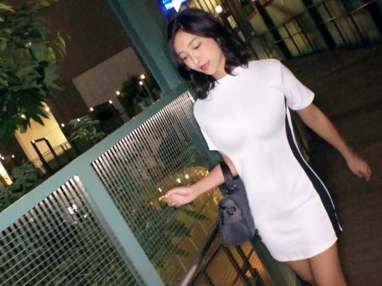 【爆乳痴女の誘惑】『もっと激しくして…』ドエロな完璧ボディ美女が野性的なセックスで大暴走！腰をくねらせ、ビクビク絶頂する姿がエロすぎて、もう我慢できない！♥