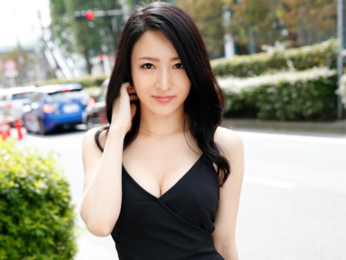 【ガールズバー美女の恥辱プレイ】『見ないで…でも気持ちいい…』友達に囲まれながら、大人のお姉さんがチ○ポでイカされまくる！見られてるのに感じちゃう敏感ボディがエロすぎる！ｗ