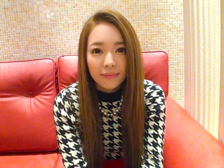 【ギャル素人の本気汁】『ヤバい…止まんない…』手マンだけでおまんこグチョグチョ！エッチな汁を垂れ流し感じまくるギャル素人が、最後はチンポをずぼずぼ挿入で絶頂！ｗ