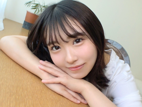 【初撮り素人娘】『恥ずかしい…』ウブな美少女がAVデビュー！カメラの前で恥じらいながらオマンコ披露！男優のデカチンにドキドキご奉仕フェラ！そのまま生ハメされ、敏感ボディが痙攣しまくり！初々しい反応がたまらない！♡