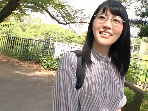 ＜綾●はるか似？＞某芸能人風のメガネ少女がドＭ感丸出しでイラマされたり玩具プレイで翻弄され爆イキっ！！