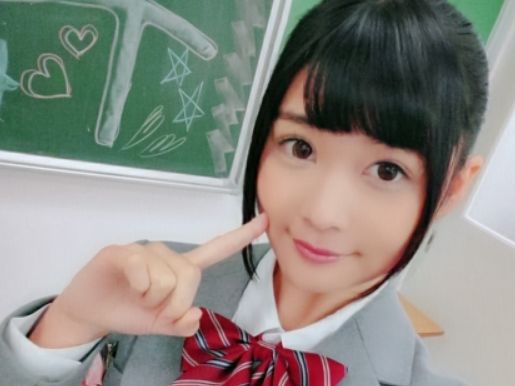 【教室でJKと禁断のセックス！】制服姿が眩しい素人JKを机の上で激しく責めまくる！ 体位を変えながら感じまくり、アソコからは愛液が溢れっぱなし！ これは夢のようだwwww