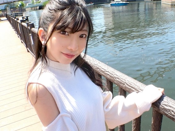 【ノーブラちっぱい娘の敏感乳首】『乳首、感じすぎ…♡』ぽっちり乳首が浮き出る姿に我慢できず挿入！チンポの快感に喘ぎまくり、小さな体を震わせて感じまくる姿がエロすぎる！！