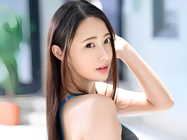 【水着美女の熱い誘惑】ロッカールームで汗だくセックス♡ビキニ姿の美女が騎乗位で激しく腰を振り、快感に溺れる！ガチピストンで感じまくる姿は必見！