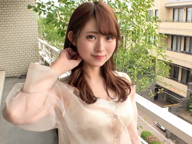 【素人】『おちんちん…すっごく硬いです…♡』香水店の美人店員がフェラでしゃぶって生ハメ騎乗位で尻を振る