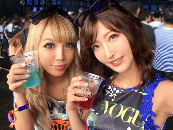 【ギャル乱交】イケイケお姉さんたちとヤリまくり！ノリ良し・締まり良しのエロマンコにチンポ挿入！ノリノリで乱交セックスを楽しむギャルたちとハメまくりナイト♡