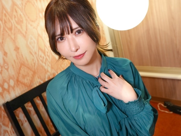 【旦那に内緒の危険な火遊び】『ダメ…バレちゃう…』激カワお姉さんが不倫セックスで乱れまくる！マンコをじっくり観察＆ほじほじされ、愛液が止まらないグチョグチョ状態！！禁断のエロさがヤバい♡