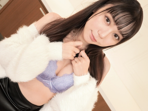 【スレンダー美少女の秘め事】『ダメ…そんなに触られたら…』細身で可愛い美少女が、じっとり湿ったパンツを脱がされ、敏感なカラダを大胆に露わに！大興奮の生々しいエロさに悶絶！♡