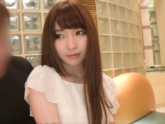 【黒髪清楚系美女】男性経験少なめなのに、エッチになると大胆に！大人しい見た目とは裏腹に、自ら腰を振りまくりチンポを出し入れする姿に驚愕！ｗ