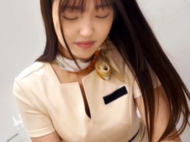 【美乳エステティシャンの誘惑】脱毛サロンのお姉さんがまさかのフェラ抜きサービス！？ チンコを咥えて乱れまくる姿にフル勃起必至！ エチエチな美乳ボディがたまらない！♡