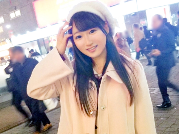 【初撮り素人】スレンダー美少女の貧乳ちっぱいが超かわいい！パイパンま●こをデカチンで激ピストン！感じまくる姿がエロすぎて、もう止められない♥︎