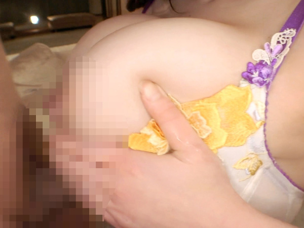 【爆乳歯科衛生士の裏バイト】『おっぱいでお掃除しちゃう♡』Hカップの素人美女が、自慢の巨乳でチンコを磨く過激サービス！激ピストンで悶絶する淫乱っぷりがエロすぎる！