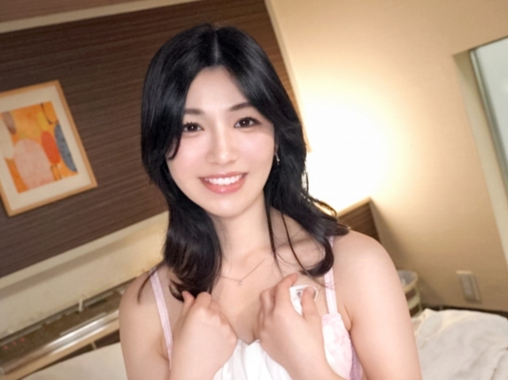 【美乳お姉さんの淫らな喘ぎ】『ダメ…濡れちゃう…』清楚系美人が手マンでびちょ濡れに！快感に耐えきれず、メス汁垂れ流しでエロモード全開！！