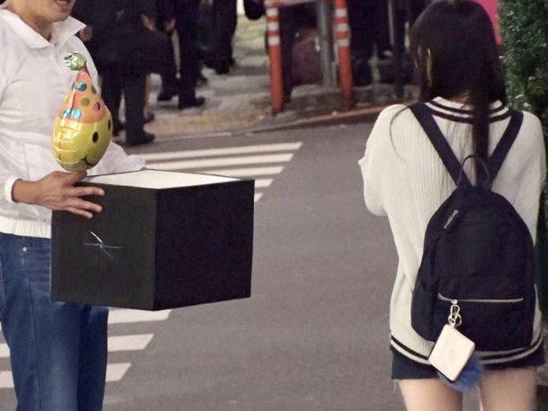 【19歳素人娘の危険なバイト】『お金欲しさに…』若さ溢れる美少女がナンパに釣られてホテルへ！流れでフェラご奉仕からゴム無しガンハメSEXに発展！ウブなカラダを激しく揺らして感じまくり♥