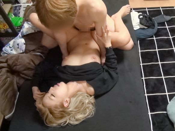 【ギャルDJの裏側】『ノリでヤっちゃう♥』ビッチなDJギャルをヤリ部屋に連れ込み隠し撮り！ノリノリで激イキする姿がエロすぎる！