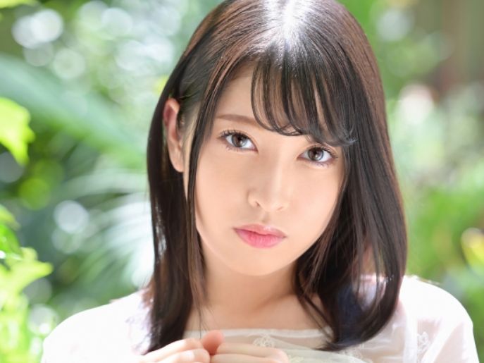 【清純派美少女の初体験】『もうダメ…気持ち良すぎる…』初々しい美少女が2人の男に囲まれ、恥じらいながらもイキまくる！初々しさ全開のエロすぎるデビュー作！♡