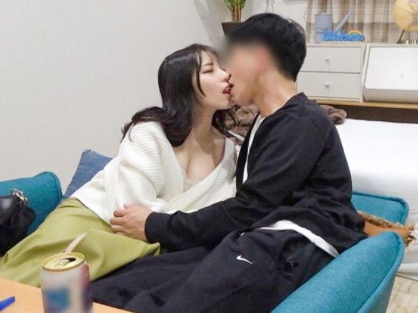 【黒髪清楚系女子の裏の顔】『えっ…ダメ…』バーでゲットしたウブそうな美少女を口説き落とし、即日ホテルへ！隠しカメラで激撮した、彼女の淫乱な本性と生々しいセックス♡