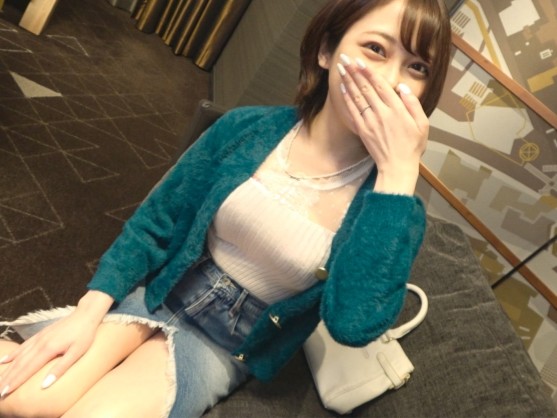 【巨乳人妻デリ嬢の淫らなサービス】『奥まで咥えて…♥』フェラテク極上の人妻が、下品な音を立ててチンポを味わう！欲求不満なマンコは生中出しを乞い、痙攣しながらイキまくる！