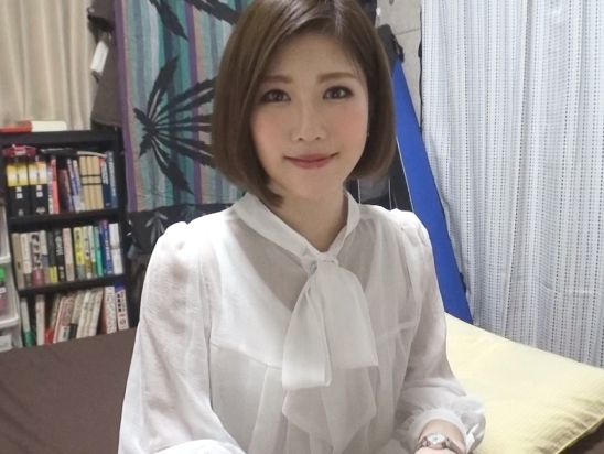 【ドMお姉さんの秘密】『もっと激しく…』真面目そうなショートヘアの素人お姉さんが、実はドMで巨根大好き！後ろからガンガン突かれて、悶絶しながら感じまくるエロい姿に興奮必至♡