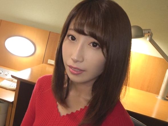 【大人びた20歳女子の初AV】『恥ずかしい…でも気持ちいい…』落ち着いた雰囲気の美女が、クンニでマン汁ダラダラ！ビクビク悶絶しながら絶頂を迎え、エロさの底辺を見せる！大人の色気と初々しさが混ざった反応がたまらない！♥