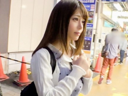 【無毛の美少女とエッチな初体験】『恥ずかしい…』カワイイ女子がパイパンま●こを大胆披露！無毛の秘部がエロすぎて即フル勃起確定！