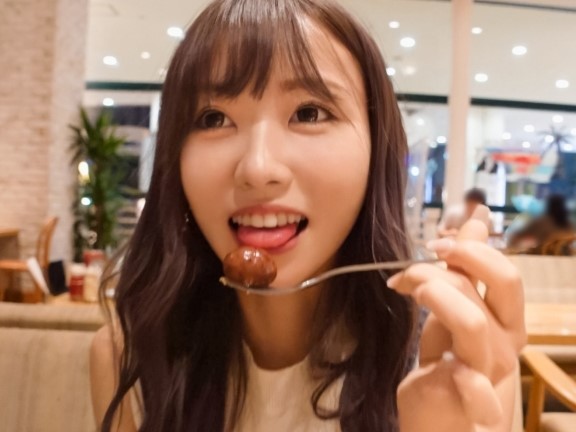 【オイルまみれ4P乱交】『あぁ…気持ち良すぎる…』スレンダー美女がパイパンオマンコを3本のチンポで責められ、ヌルヌルボディで激しく突かれまくる！生ハメ中出しの快感に溺れる淫乱プレイ！！