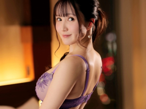 【巨乳お姉さんのスケベボディ】大きなおっぱいが魅力的すぎる！エチエチなカラダをチンコで激しく突きまくり、大興奮のセックスで感じまくる！♡