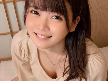 【素人】『イっぢゃうぅぅぅ…！』スレンダー美少女の敏感まんこを潮吹きさせてフル勃起チンポでピストン♡
