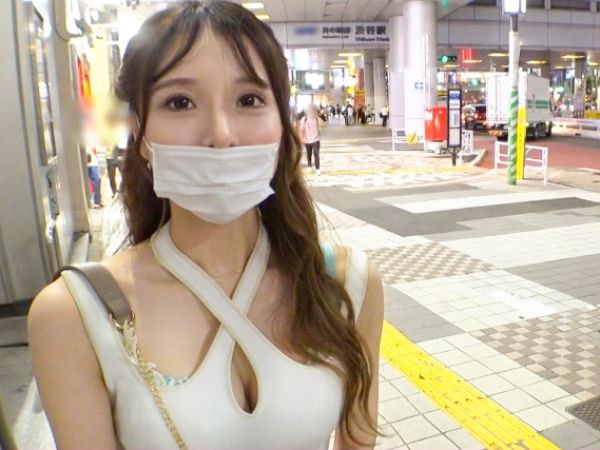 【巨乳バーテンダーをナンパ】『久しぶりで…感じちゃう…』マスク美人の巨乳バーテンダーが1年振りのセックスに挑戦！チンポを咥えてオマンコびしょ濡れで感じまくる♪♡