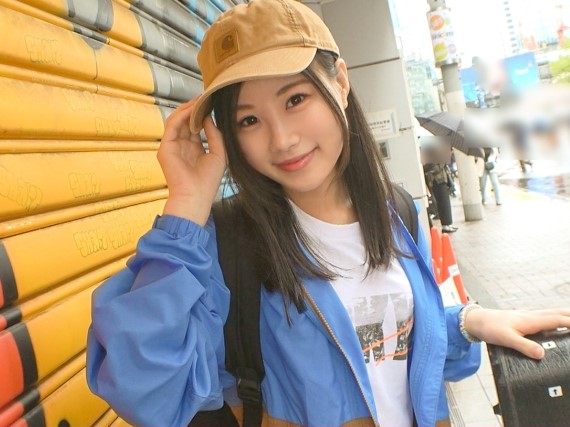 【ナンパ即ハメ】ギター弾き語り女子大生、音楽の才能だけでなくエロさも抜群！極上スレンダーボディに即挿入！キュッと締まった極小マンコを容赦なくピストンしまくり、敏感なカラダがビクビク反応！♡