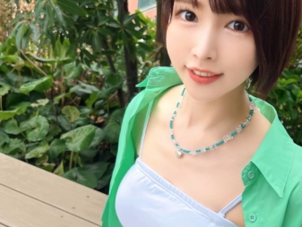 【素人】現役アイドルがライブ後、ホテルで淫乱モード全開！チンポを貪り、電マオナニーで痙攣イキ！プライベートSEXを激撮！♡