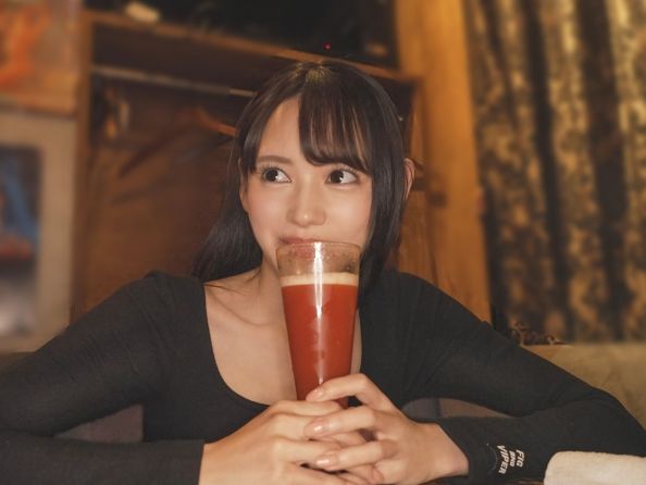 【スレンダー美少女】『あっ…ダメ…またイッちゃう…』ミステリアスな美少女が4Pで大胆に乱れる！細身の体がビクビク痙攣、絶頂を繰り返すエロすぎるセックス！♡