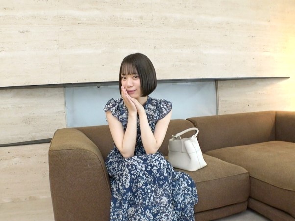 【清純系ドスケベ美少女】『もっと奥まで…』見た目は清楚なのにエッチが大好きな素人娘！つるつるマ○コにチ○ポを挿入され、メス顔で感じまくるギャップ萌えセックス！♥