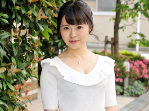 【水着マッサージ】欲求不満の若妻がオイルまみれで誘惑！チンポにしゃぶりつき、イカせまくるエロすぎマッサージ♡水着からこぼれる美ボディがたまらない！