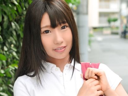 【制服素人】おマンマンど淫ら系童顔女の子の不適切なエロス！もう清純だなんて言えないぐらい酷く濡れちゃって淫乱すぎだろ！